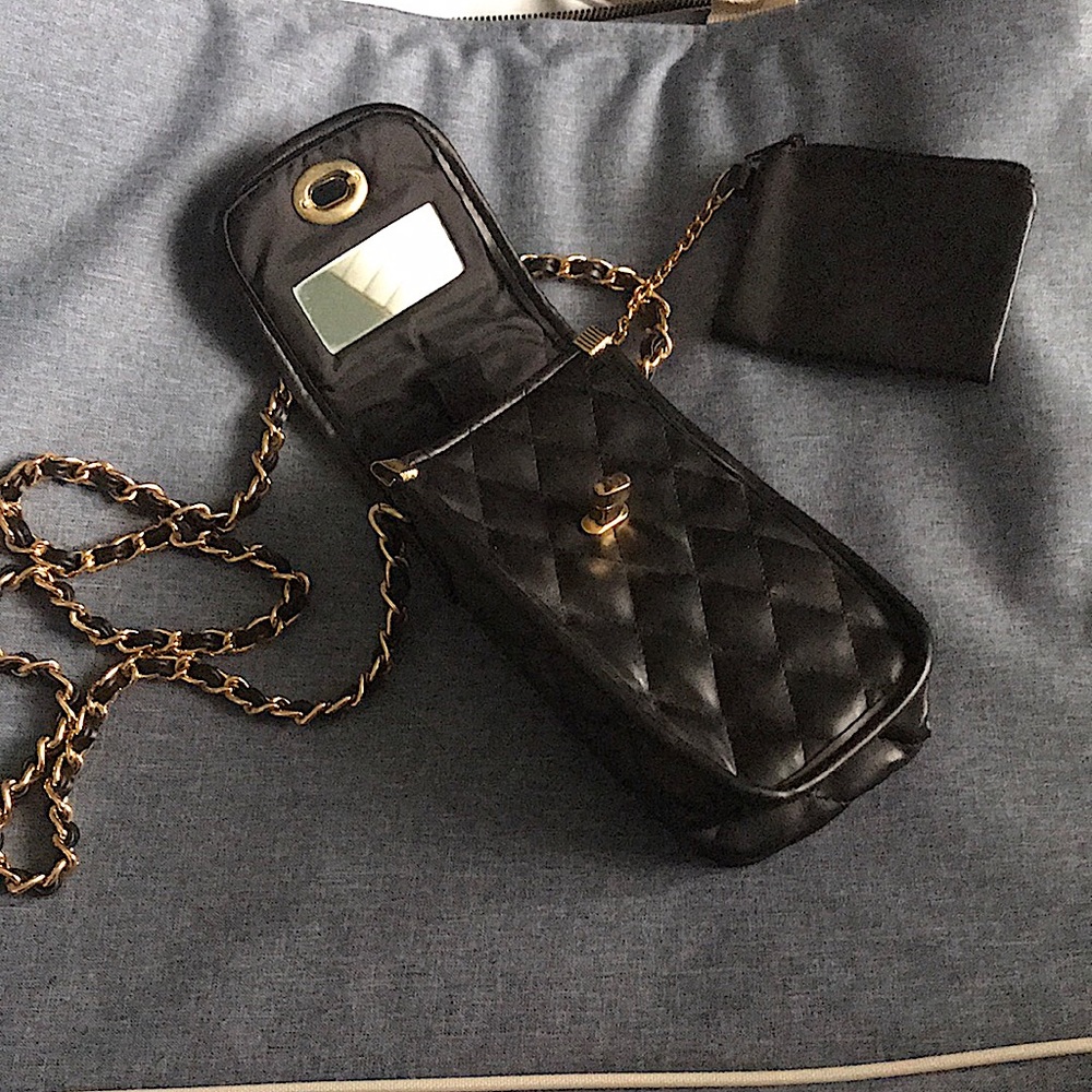 NWOT Small black quilt design purse